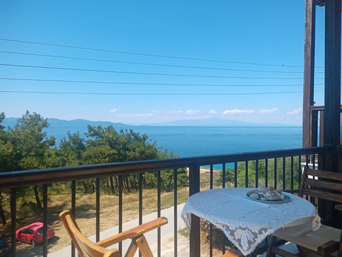 Μεζονετα Apartment Nea Roda Exterior photo