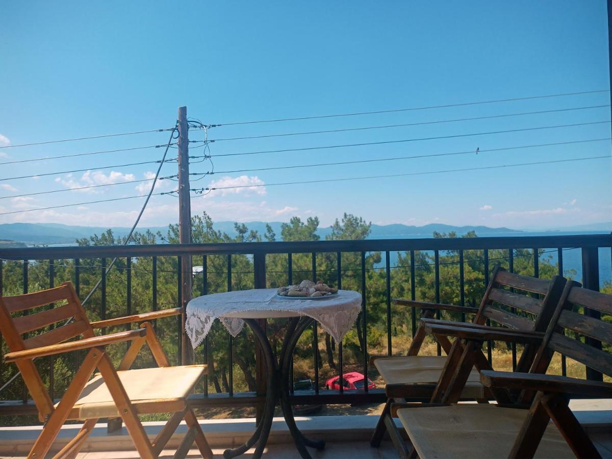 Μεζονετα Apartment Nea Roda Exterior photo